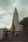 der Glockenturm der Hallgrímskirkja 