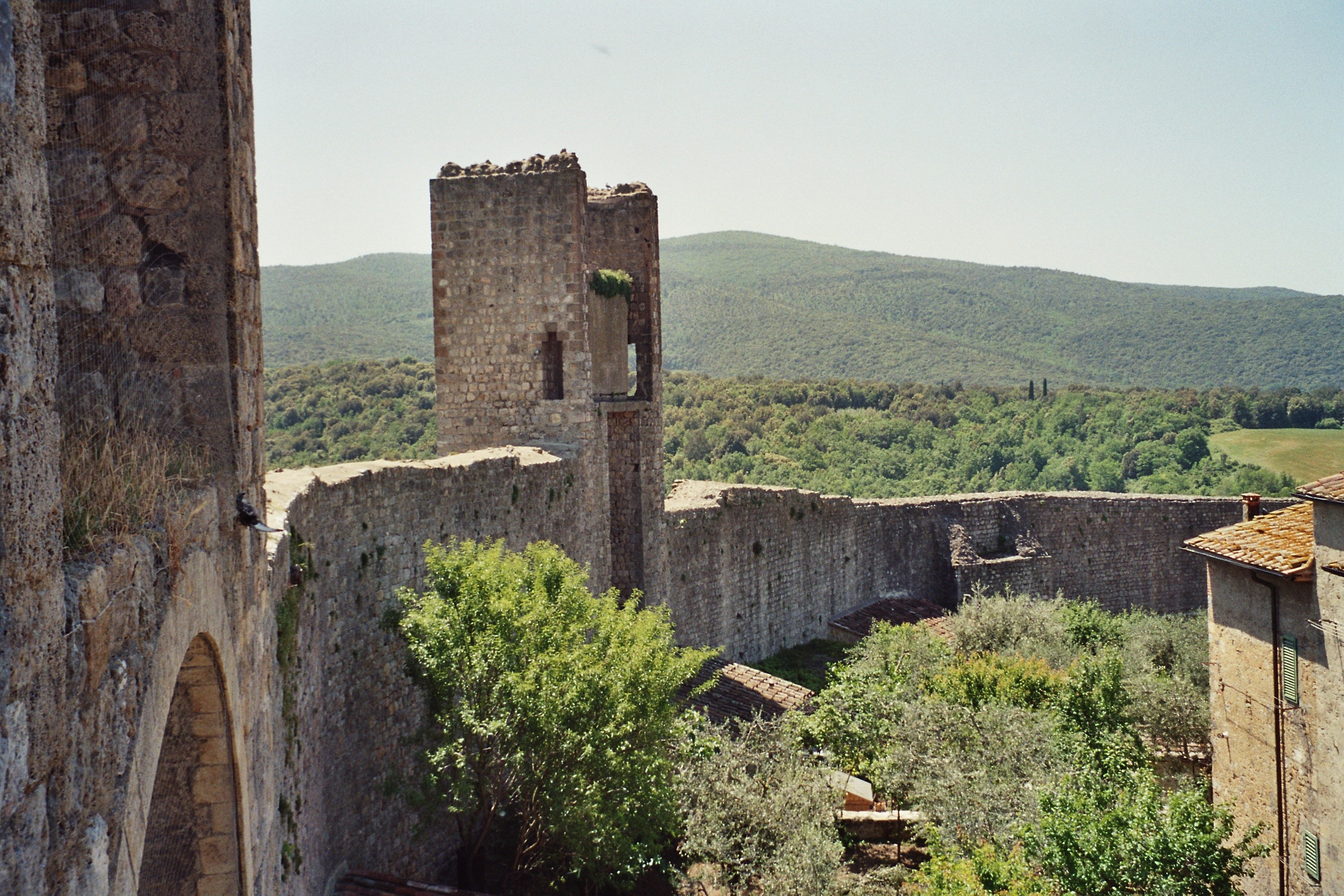 Auf der Stadtmauer von Monteriggioni