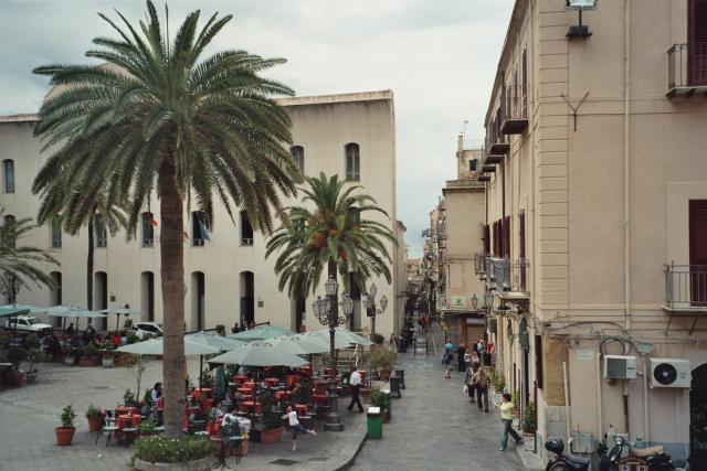 Cefalù, Dom Vorplatz