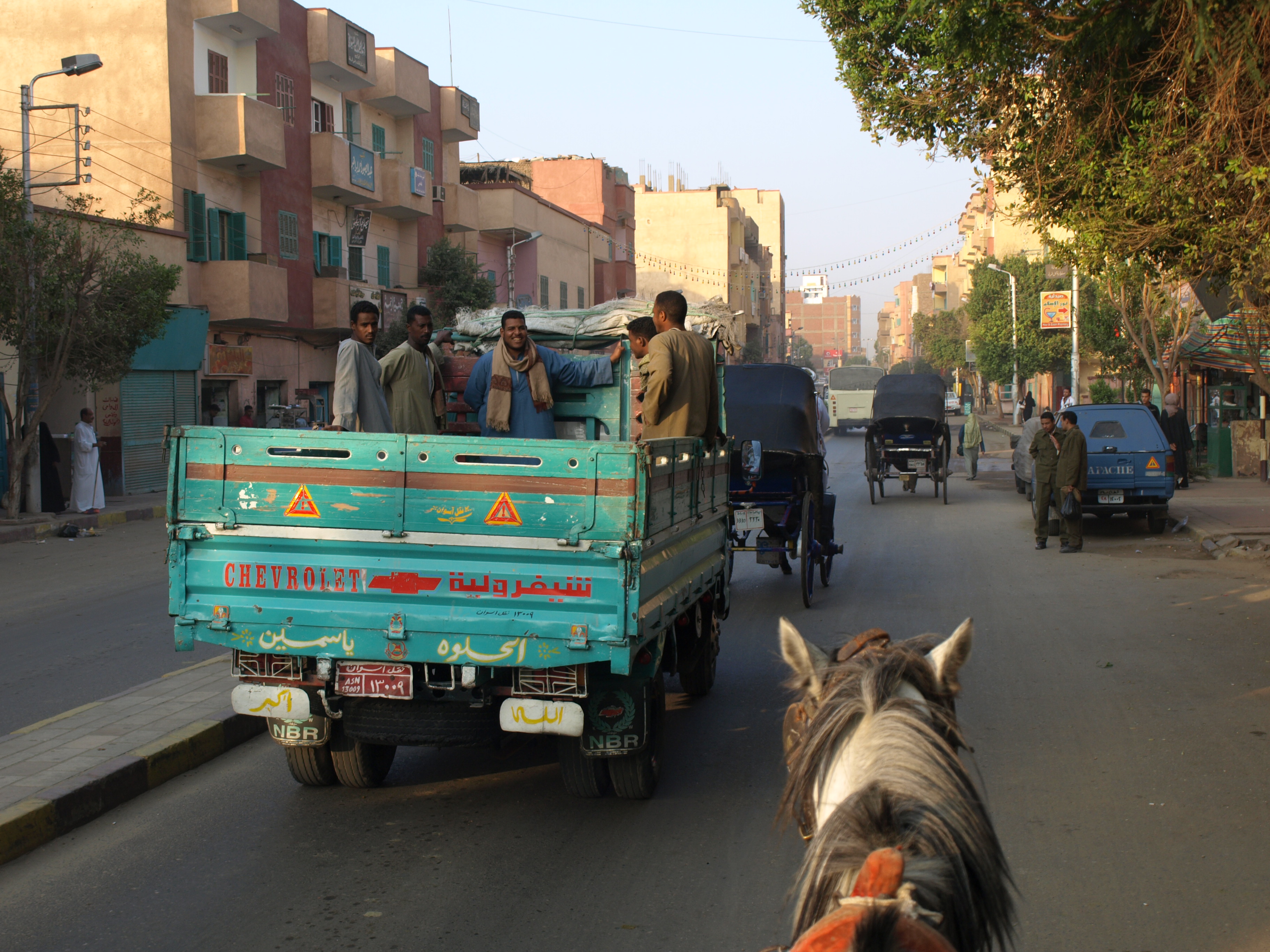 Fahrt durch Edfu