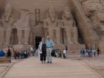 M&W vor dem Ramses Tempel von Abu Simbel