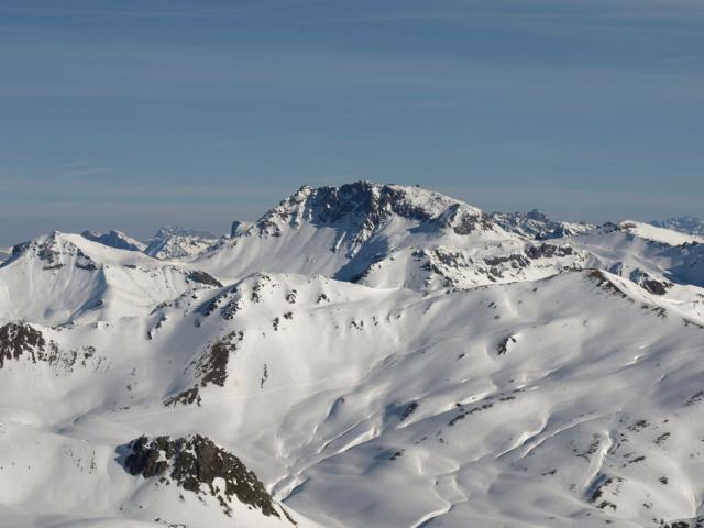 Weissfluhgipfel und rechts davon das Weissfluhjoch (ganz gross anschauen)