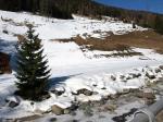 Unser Landeplatz. Im Hintergrund die Hochspannungsleitung und im Vordergrund das Landwasser. Hinter uns die Strasse und die RhB