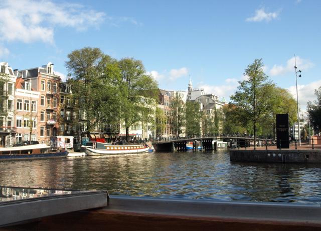 Gracht mit Brücke