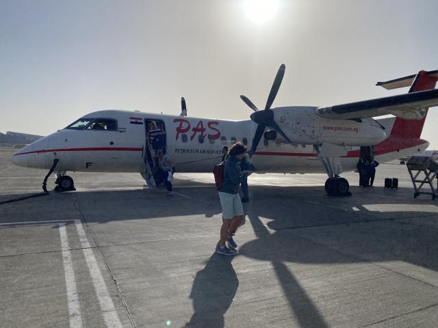 Flug mit DASH 8 nach Kairo