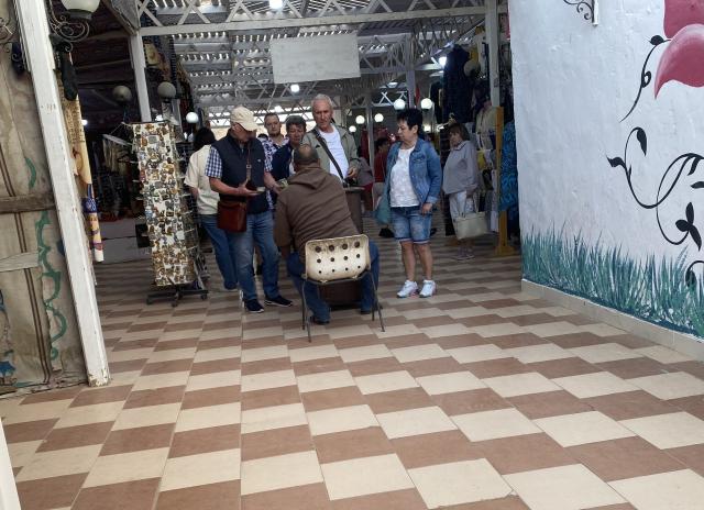 Fahrt nach Luxor, einmal Pinkeln 1 Euro