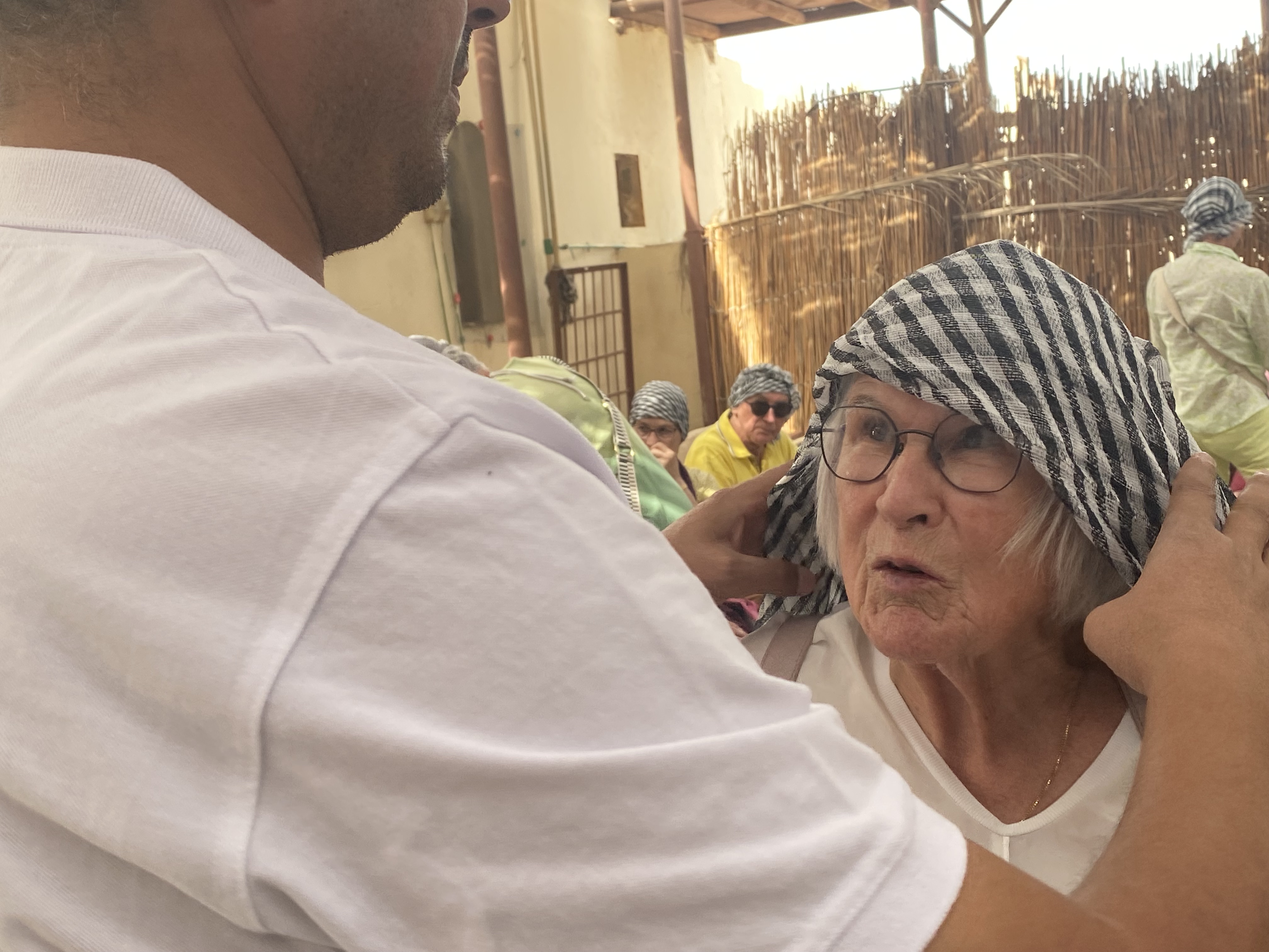 vor der Jeep-Safari in der Wüste