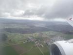 Anflug auf Piste 28, im Hintergrund Winterthur