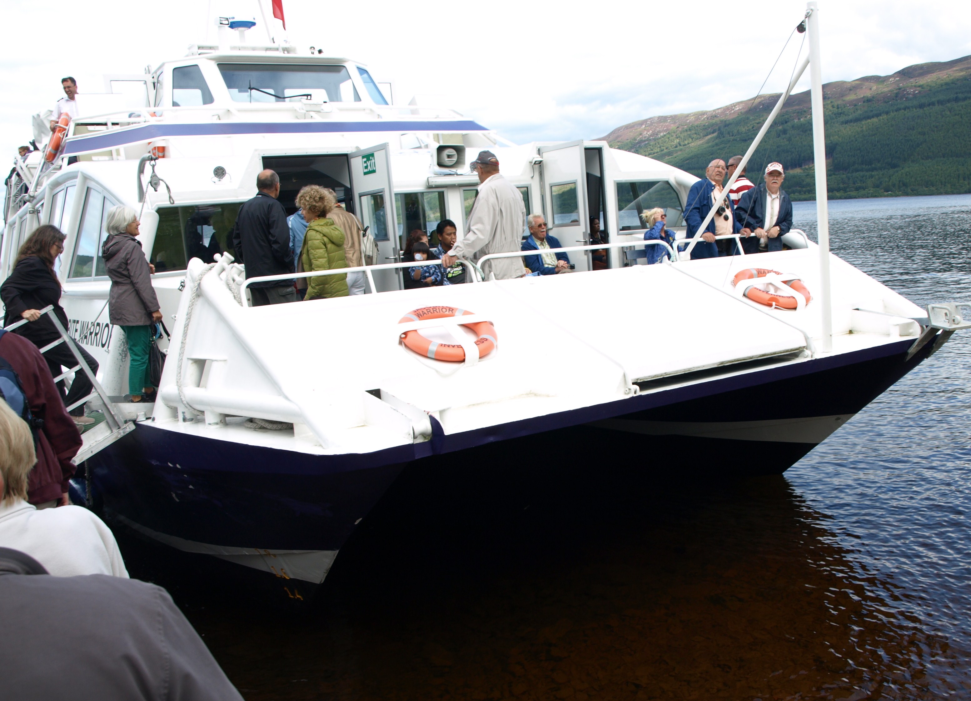 Mit dem Schiff fahren wir nach Inverness. Ob wir Nessi sehen?