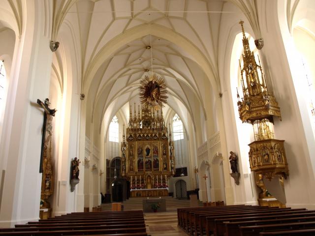 Blick in die Kirche