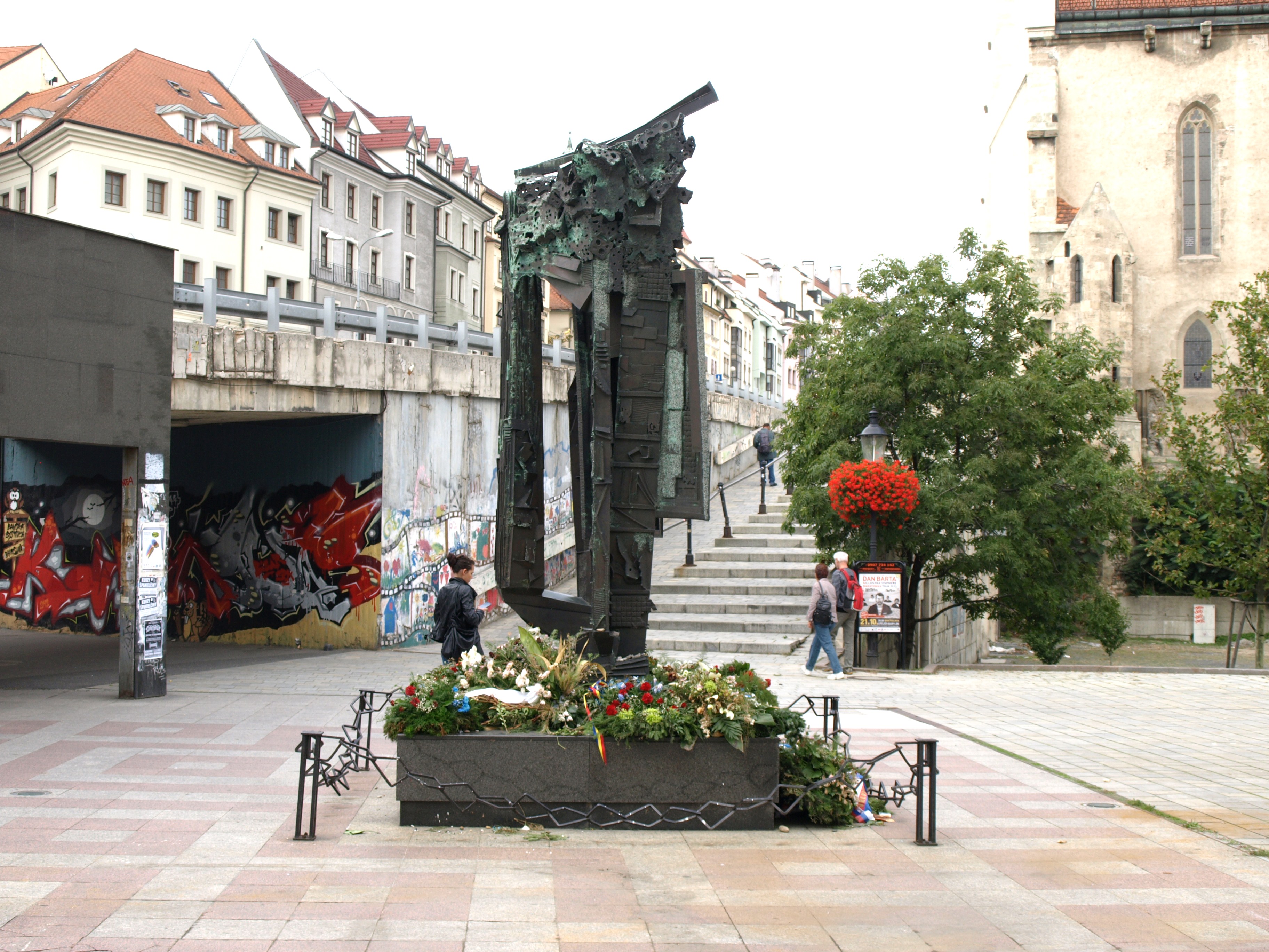 Denkmal bei der Krönungskirche