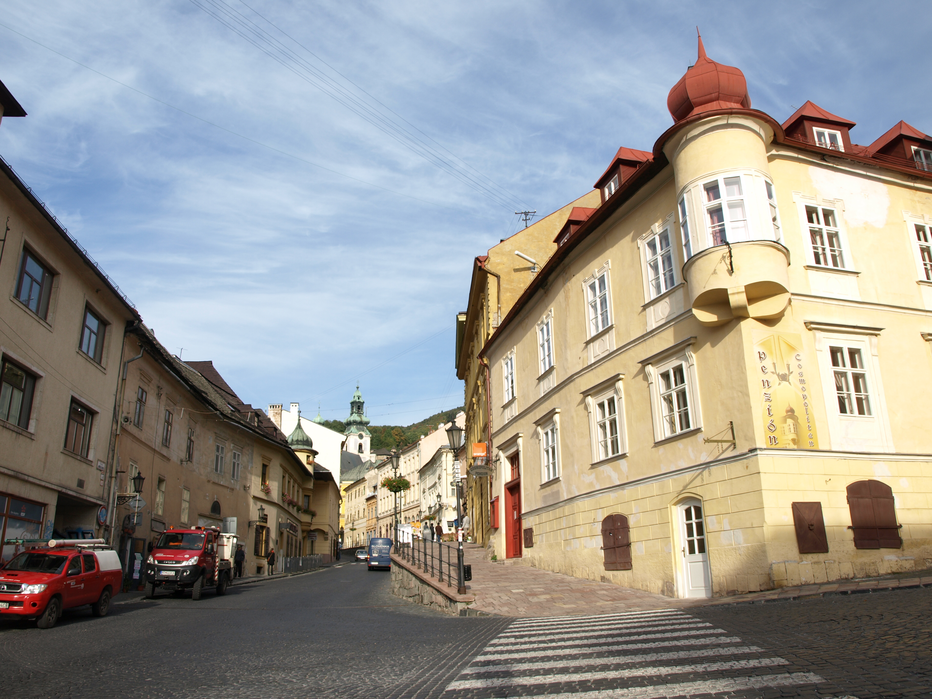 Das hohe Trottoir von Baska Stiavnica