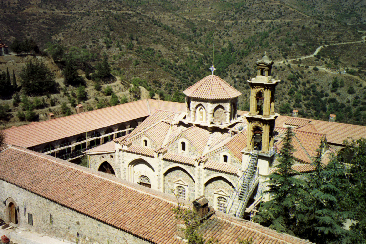 06__Ein kurzer Blick ins Kloster