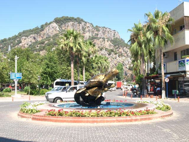 Der Caretta Platz von Dalyan.