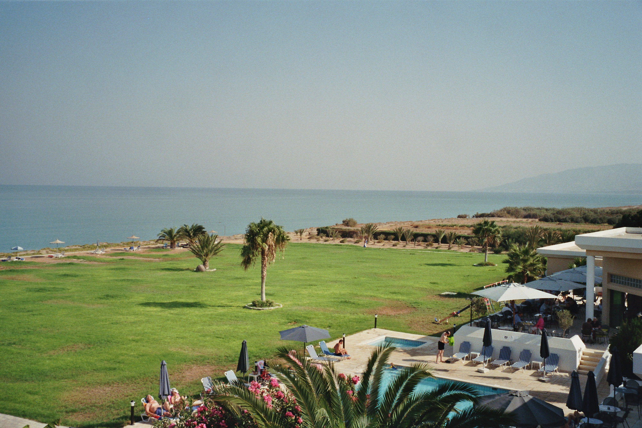 Blick vom Hotel mit Pool