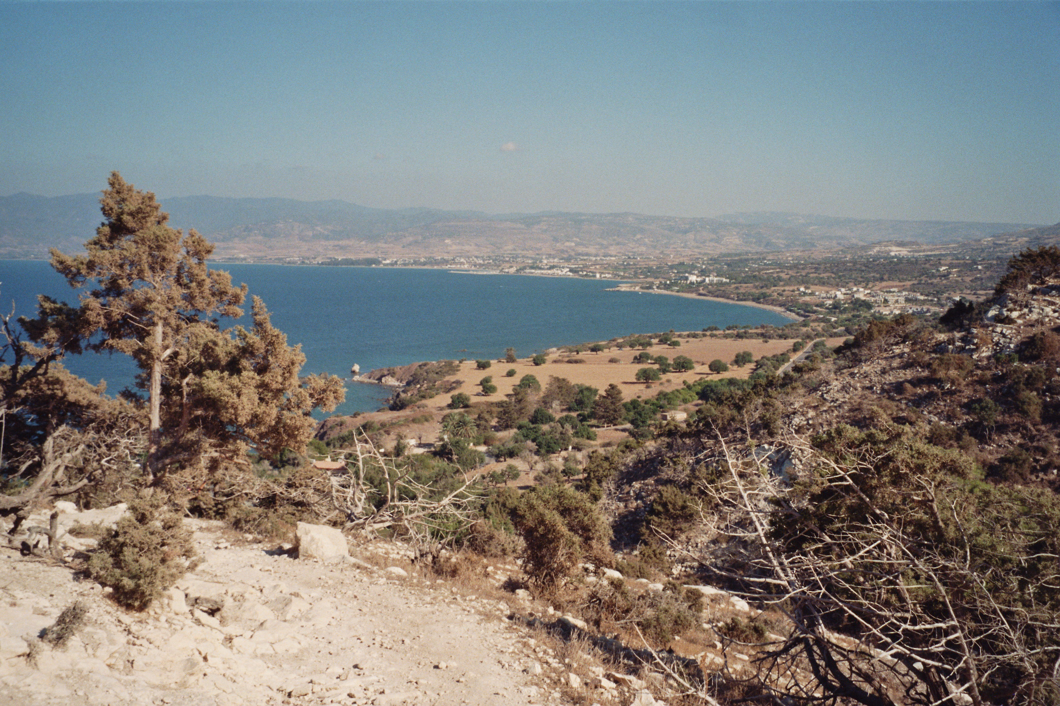 Blick auf die Bucht von Polis ganz oben