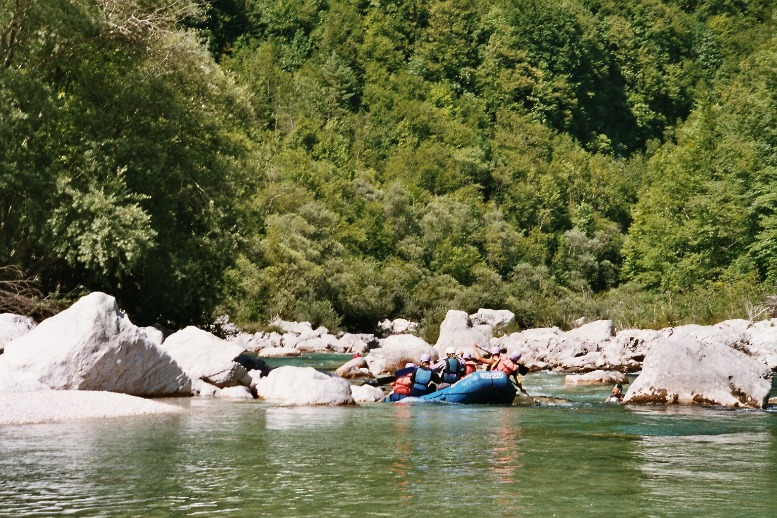 29 Ein Raft auf der Soca