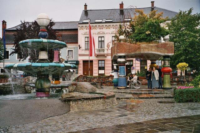 33 Zwettel Hundertwasser Brunnen