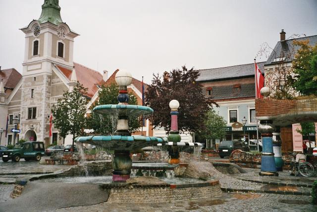 34 Zwettel Hundertwasser Brunnen